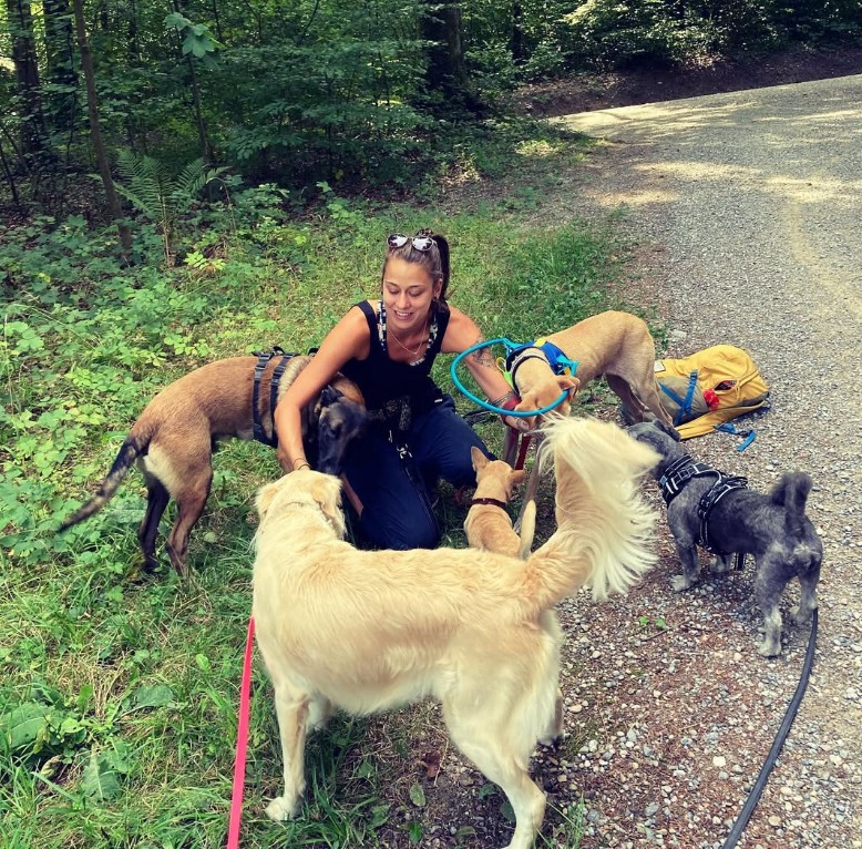 Steffi mit den Hunden